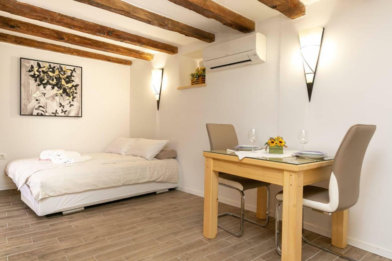 Studio Apartman Old Town Novi Vinodolski Exterior foto